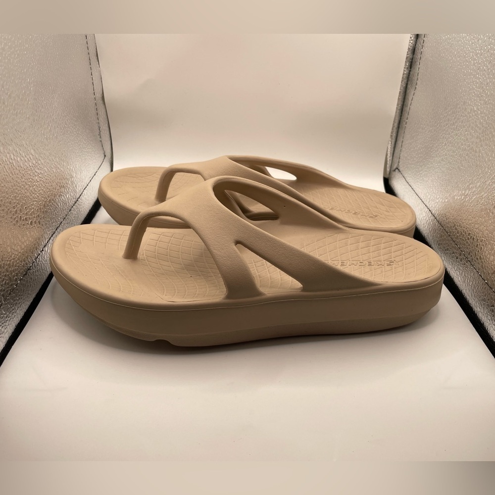 Skechers Women's Tan Sandals size 9